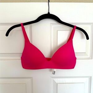 Victoria's Secret Hot Pink wear everywhere wireless push up bra